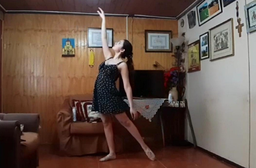 Motivadas y en todos los estilos, así son las clases del Taller de Danza de la sede Temuco